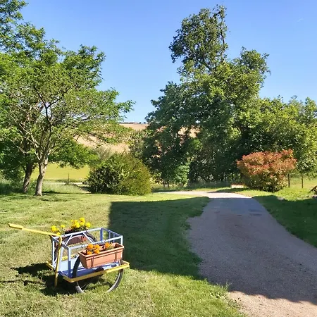 Guest house En Pascot: Charming With Two Additional 3*