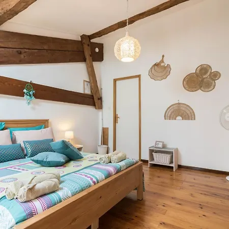 En Pascot: Charming With Two Additional 3*