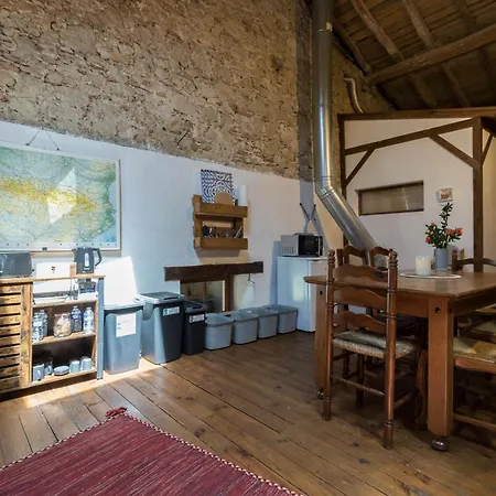 En Pascot: Charming With Two Additional