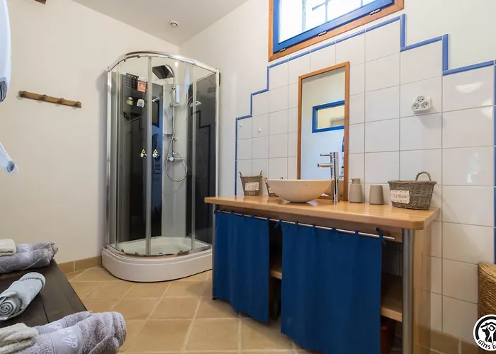 En Pascot - Avec Salle De Bain Privative Et 2 Avec Salle De Bain Commune - Billard, Jardin Et Barbecue - A 10 Min De Villefranche, Nailloux Et Du Canal Du Midi - A Louer Separement Ou Ensemble 3*